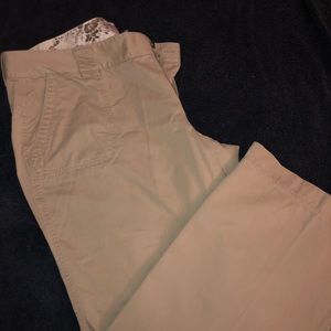 Old navy size 20 beige / khaki Capri pants